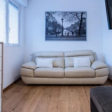 Apartment M64 Milan